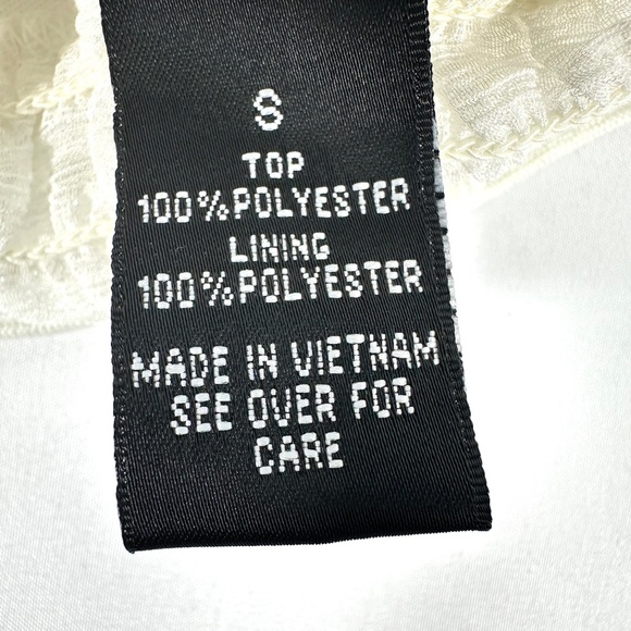 | I.N. San Francisco | White Shimmer Smocked Neck Sleeveless Floral Detail Top - Picture 9 of 10